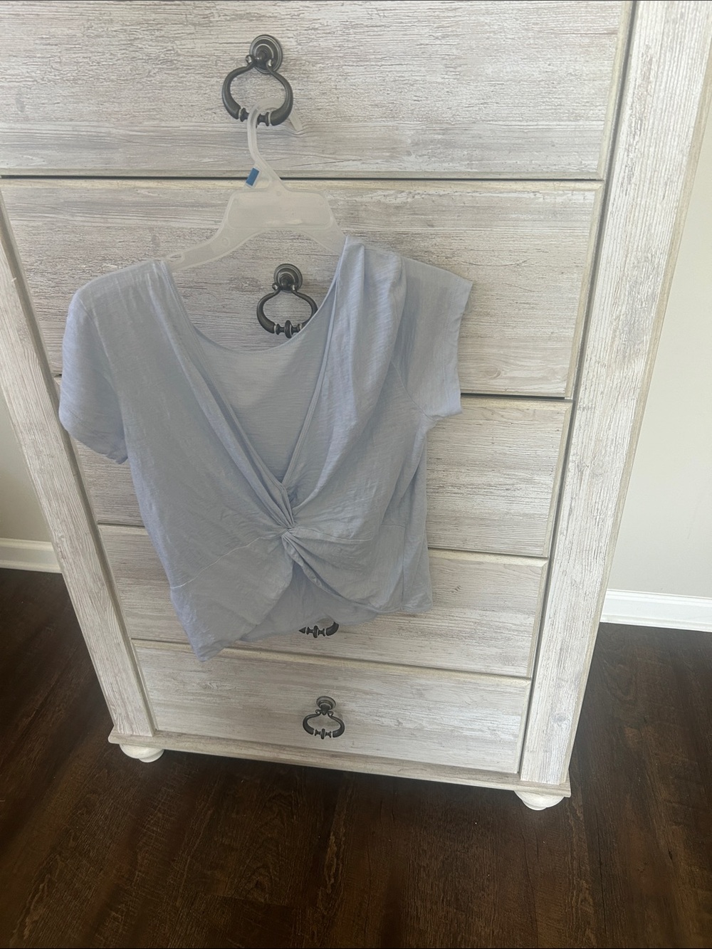 Abercrombie & Fitch Sz M Super Cute Twist Back Short Sleeve Shirt Barely Worn